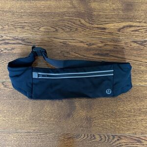 lululemon athletica Black Running Belt with Gray Accents
